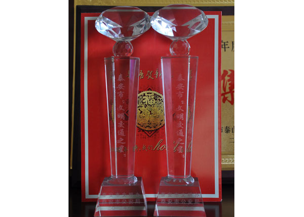 �c(di��n)���鿴Ԕ��(x��)��Ϣ<br>��(bi��o)�}��   ��x�Δ�(sh��)��1423